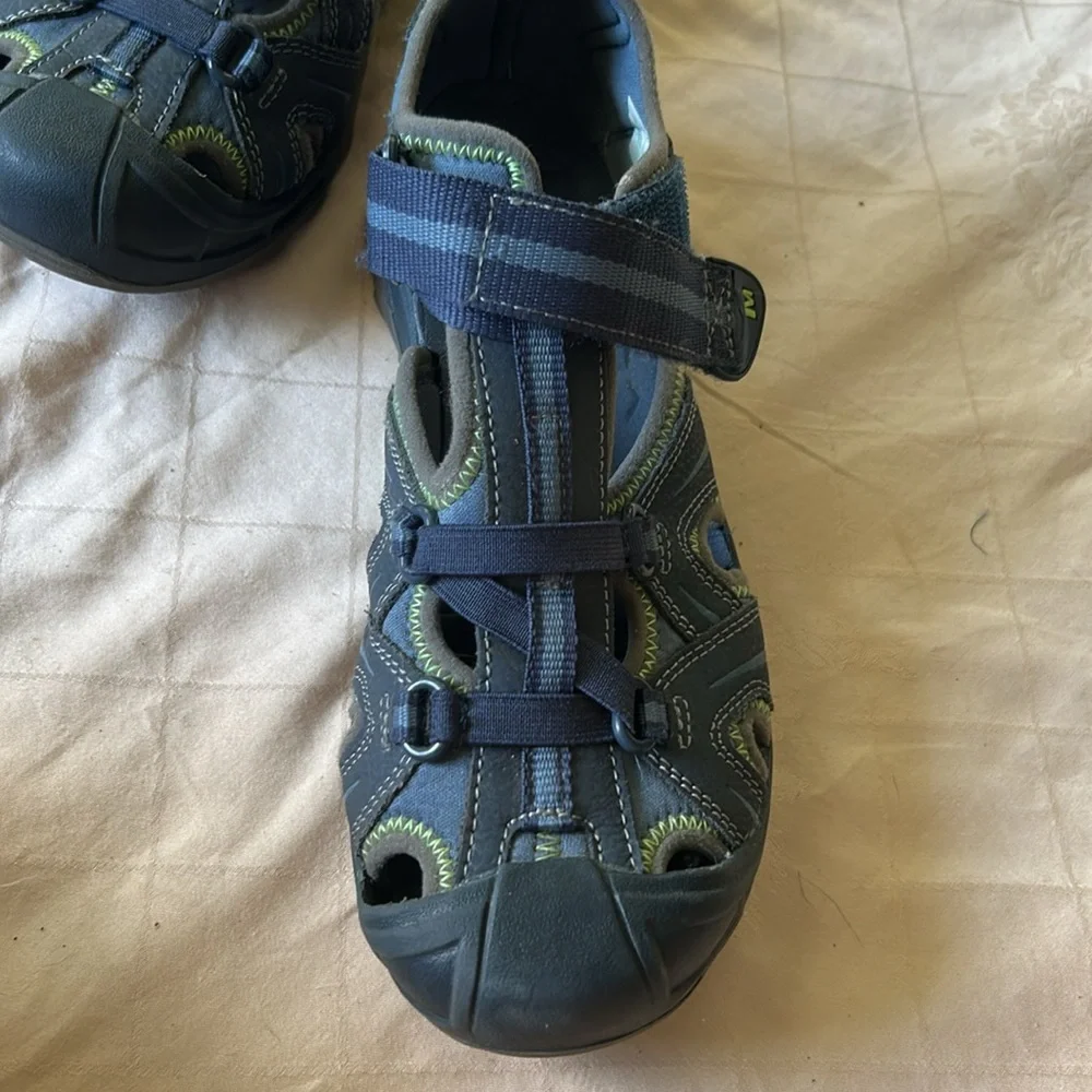 Merrill Boy’s Hydro Hiker Sandal (MY53375). Size Youth 5W. Navy/lime green.